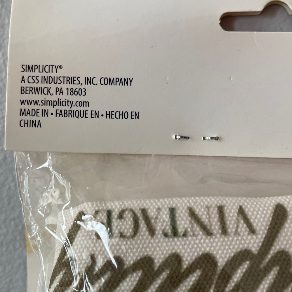 Simplicity Vintage Tote Bag - new in package (13” x 17”) - Picture 4 of 4